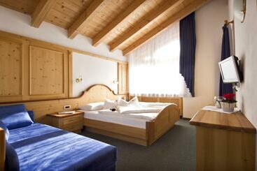 アパートホテル Garni Cristin & Dep Antina