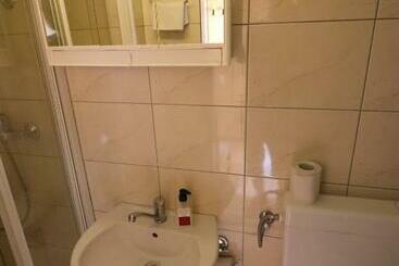 بنسيون Pod Orehi Guest House