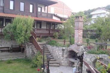 فندق صغير Chorbadji Petkovi Hanove