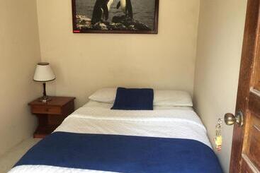 پانسیون Hostal Las Fragatas