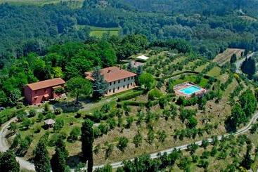 فندق Agriturismo Montemari