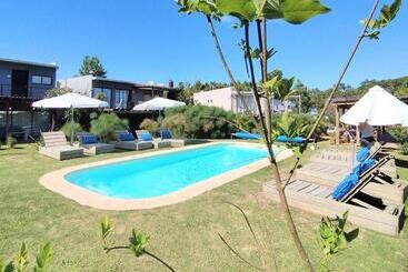 هتل آپارتمان La Bonita Suites Punta Colorada