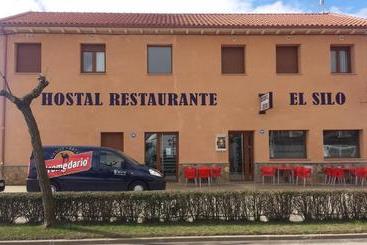 ペンション Hostal Restaurante El Silo