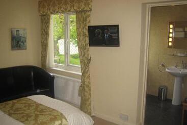 פנסיון Lamorna Lodge