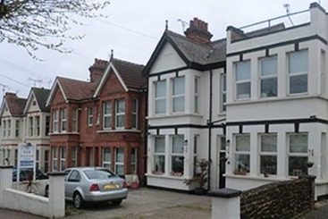 بنسيون Malvern Lodge Guest House  Close To Beach, Train Station & Southend Airport