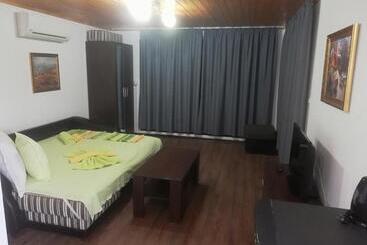 פנסיון Neli Sea Villa