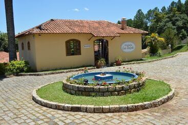 פנסיון Pousada Le Sapê