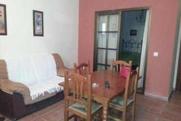 بنسيون Pensión Y Apartamentos El Taxi