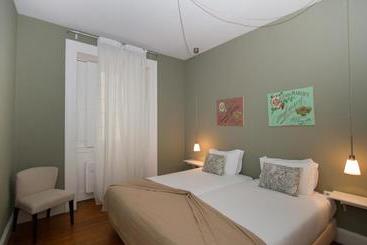 هتل آپارتمان The Wine Lodges By An Island Apart