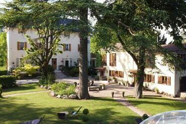 بنسيون Gites Du Caylar   Chambres Et Appartments