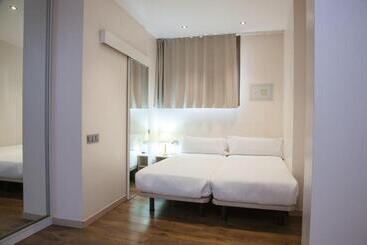 بنسيون Hostal Excellence