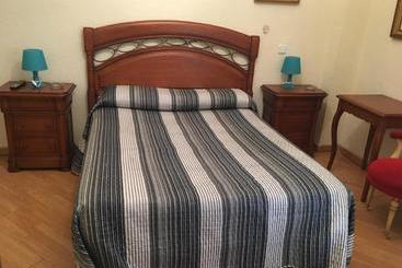 پانسیون Hostal Pradillo