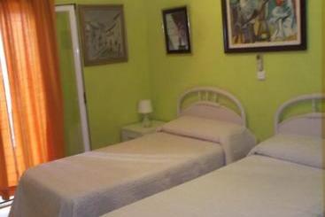 پانسیون Hostal Pradillo