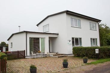 Pensió Muru Guesthouse