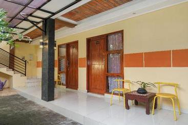 פנסיון Oyo 577 Ndalem Pundhi Residnece