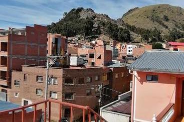 پانسیون Hostal Puerto Alegre