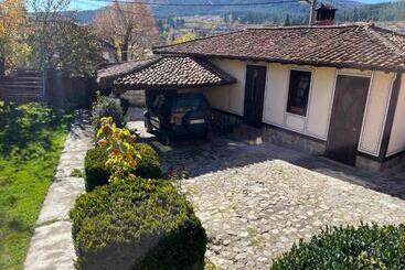 ペンション Guest House Lina