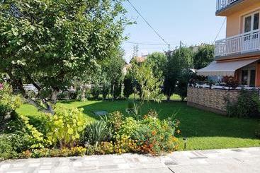 پانسیون Guesthouse Relax And Fly Sarajevo