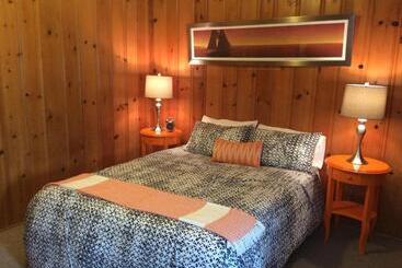 הוסטל Surfside Inn Chatham