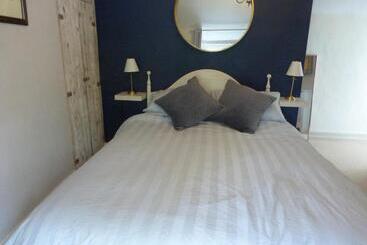 호스텔 The Crown Inn, Kemerton