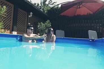 Пансион Bihari Vendégház