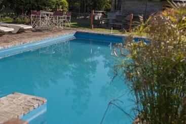 هاستل Hostal Canela