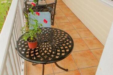 מלון דירות Aqua Point Condos Rentals