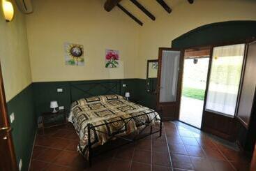 ホテル Agriturismo Il Cerrosughero