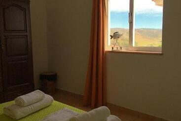 بنسيون Carrapateira Lodge