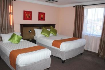 پانسیون Phomolo Guest House