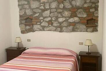 בית מלון כפרי Podere Oslavia Az.agr.bio Giannini