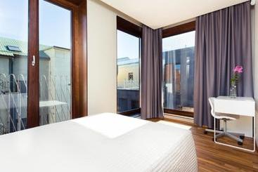 Konrad Old Town Apart