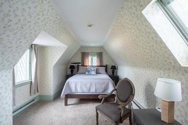 فندق صغير The Harbor Inn