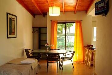 هتل آپارتمان Amaikén Suites