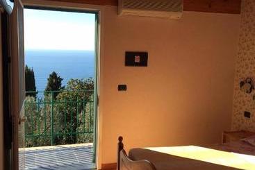 هتل Agriturismo S.ilario