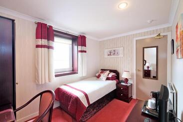 פנסיון The Jays Guest House