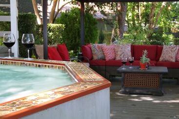 ユースホステル The Giraffe