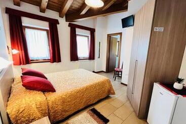 فندق Agriturismo E Alloggi Luis Gianni