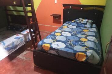 ユースホステル Hostal Música Y Arte