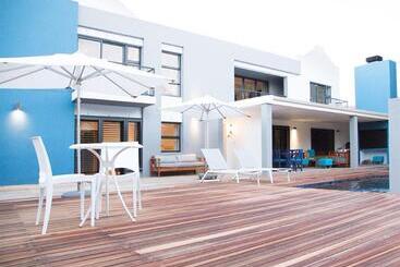 פנסיון 7 Ackermann Place Guest House