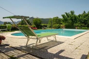 هتل Agriturismo B&b Bio La Tana Del Lele