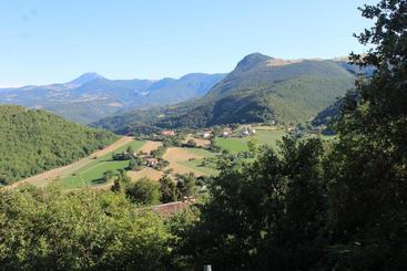 هتل Agriturismo B&b Bio La Tana Del Lele
