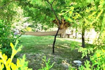 هتل Agriturismo B&b Bio La Tana Del Lele