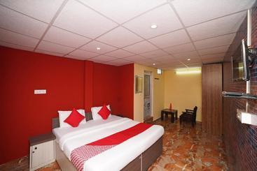 בית מלון כפרי Oyo 35640 Shri Sai Guest House