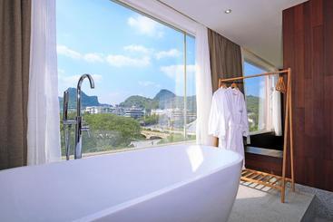 One Carat Hotel Guilin