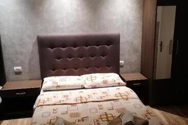 هتل آپارتمان Prenoćište Day Holiday