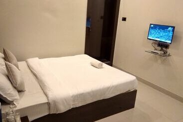 The Jk Hotel   Opp Railway Station