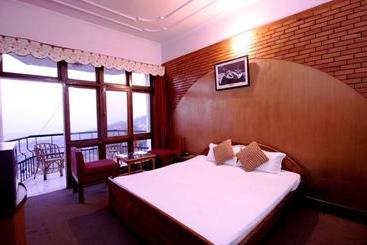 Hotel Goroomgo Tribhvan Ranikhet