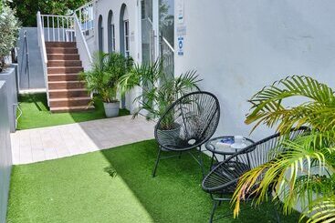 펜션 The Pelican Poshtel