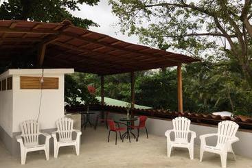 تختخواب و صبحانه Tortuguero Casa Pelican
